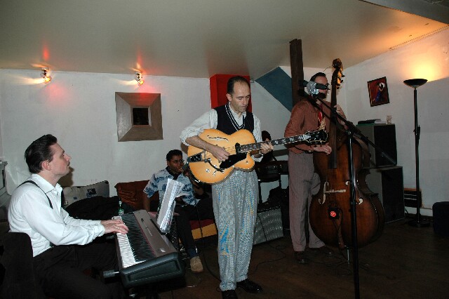 min 2006 12 05 latino 102